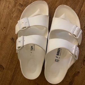 White rubber Birkenstock’s size 37